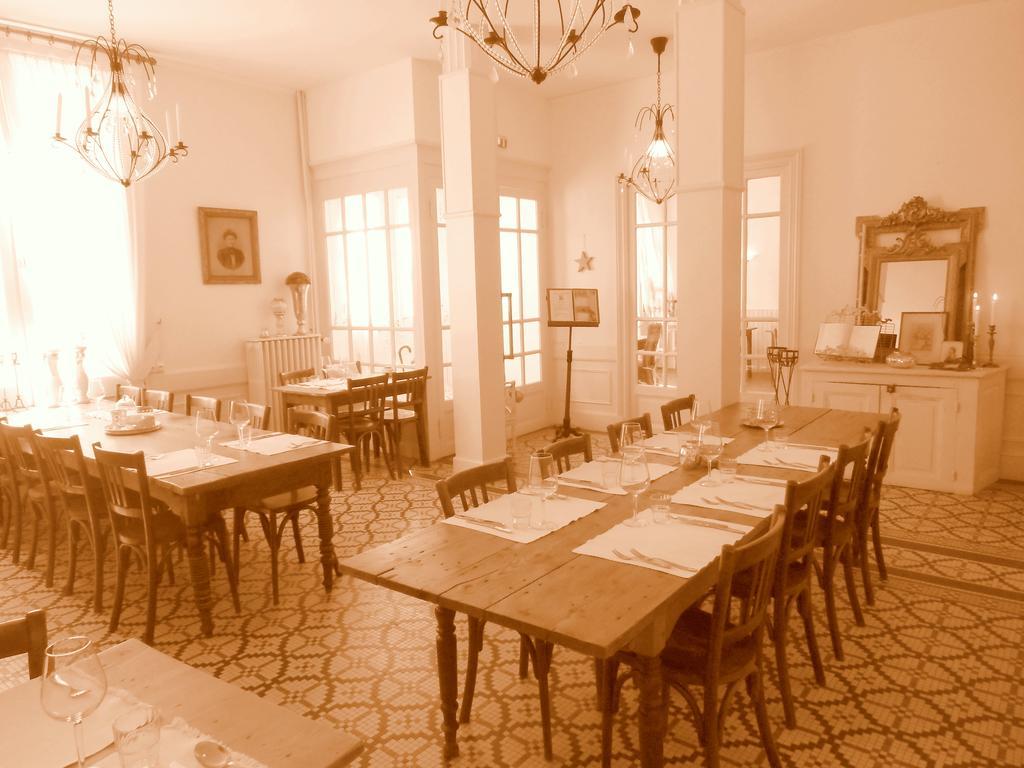 Hotel De La Providence Egliseneuve-d'Entraigues Luaran gambar