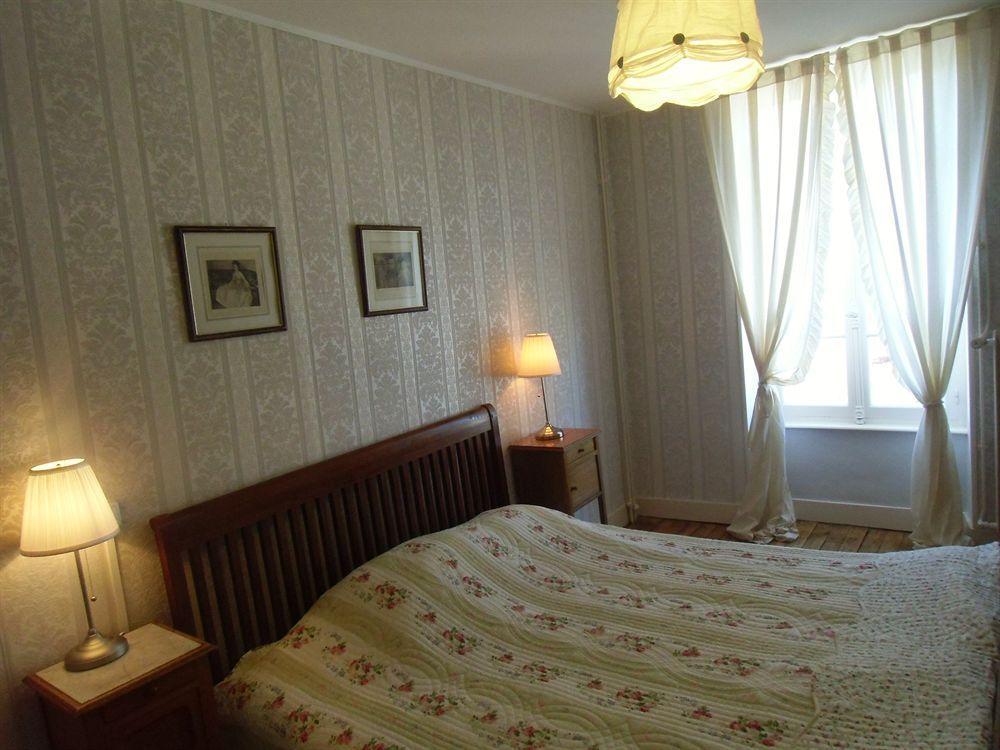 Hotel De La Providence Egliseneuve-d'Entraigues Luaran gambar