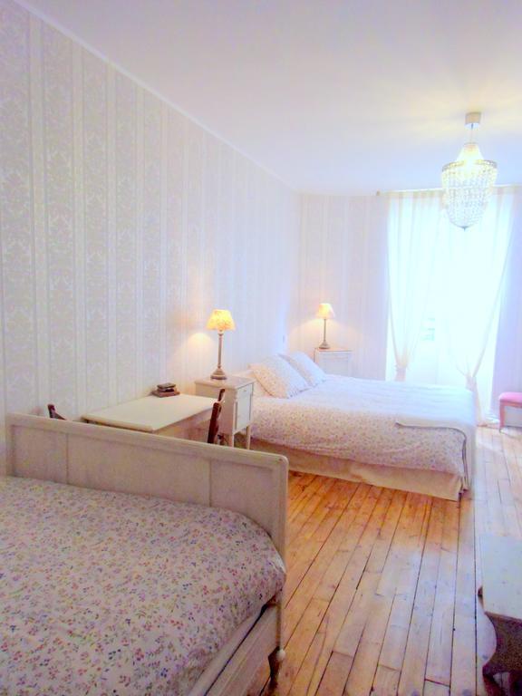 Hotel De La Providence Egliseneuve-d'Entraigues Bilik gambar