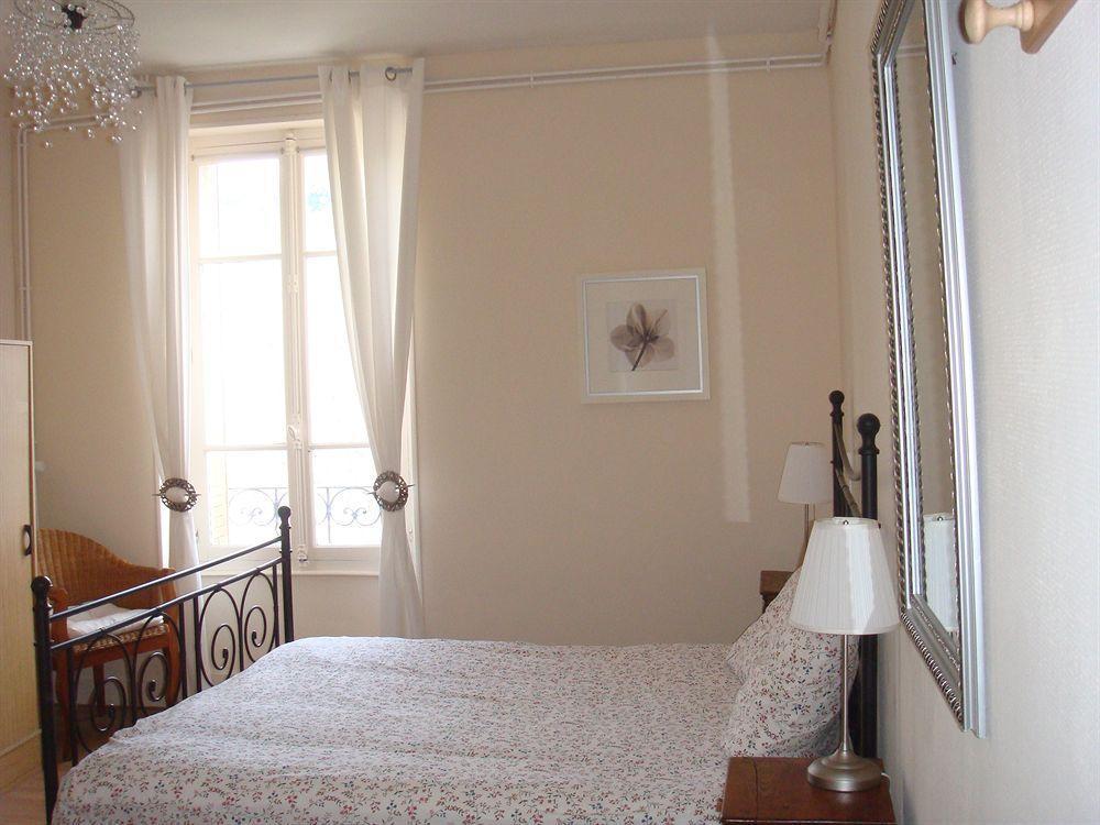 Hotel De La Providence Egliseneuve-d'Entraigues Luaran gambar