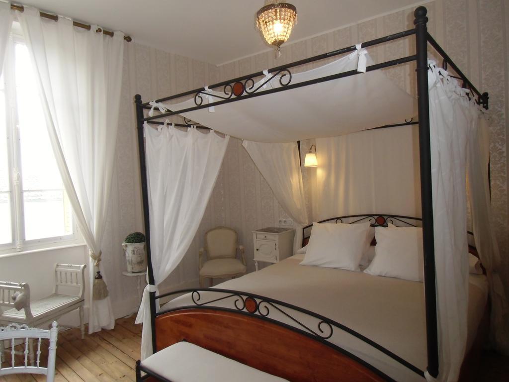 Hotel De La Providence Egliseneuve-d'Entraigues Luaran gambar