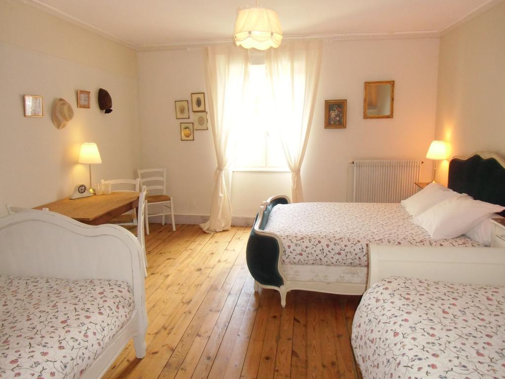 Hotel De La Providence Egliseneuve-d'Entraigues Luaran gambar