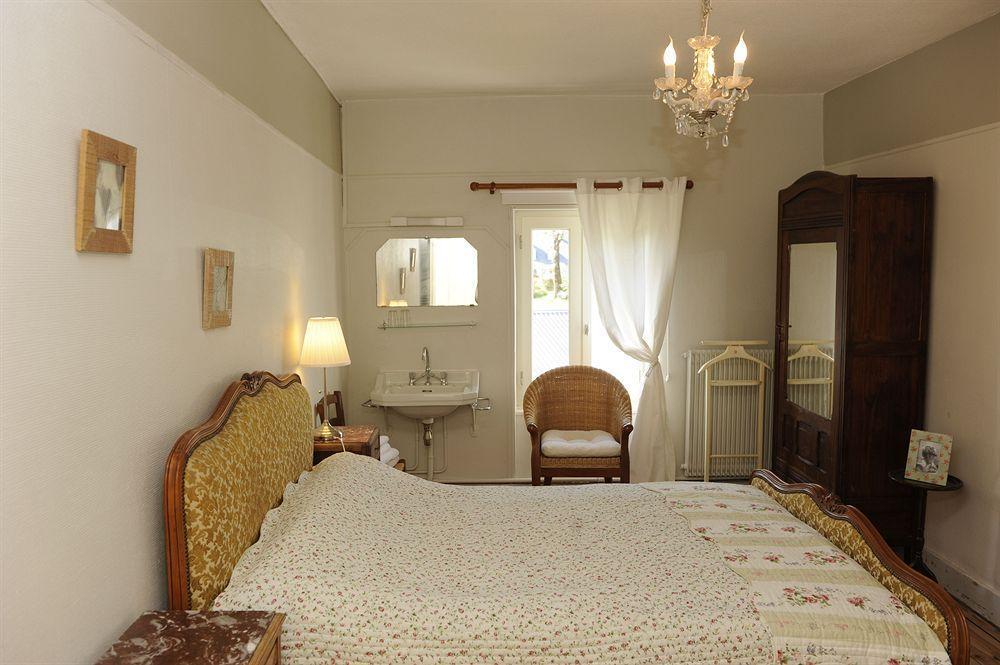 Hotel De La Providence Egliseneuve-d'Entraigues Luaran gambar