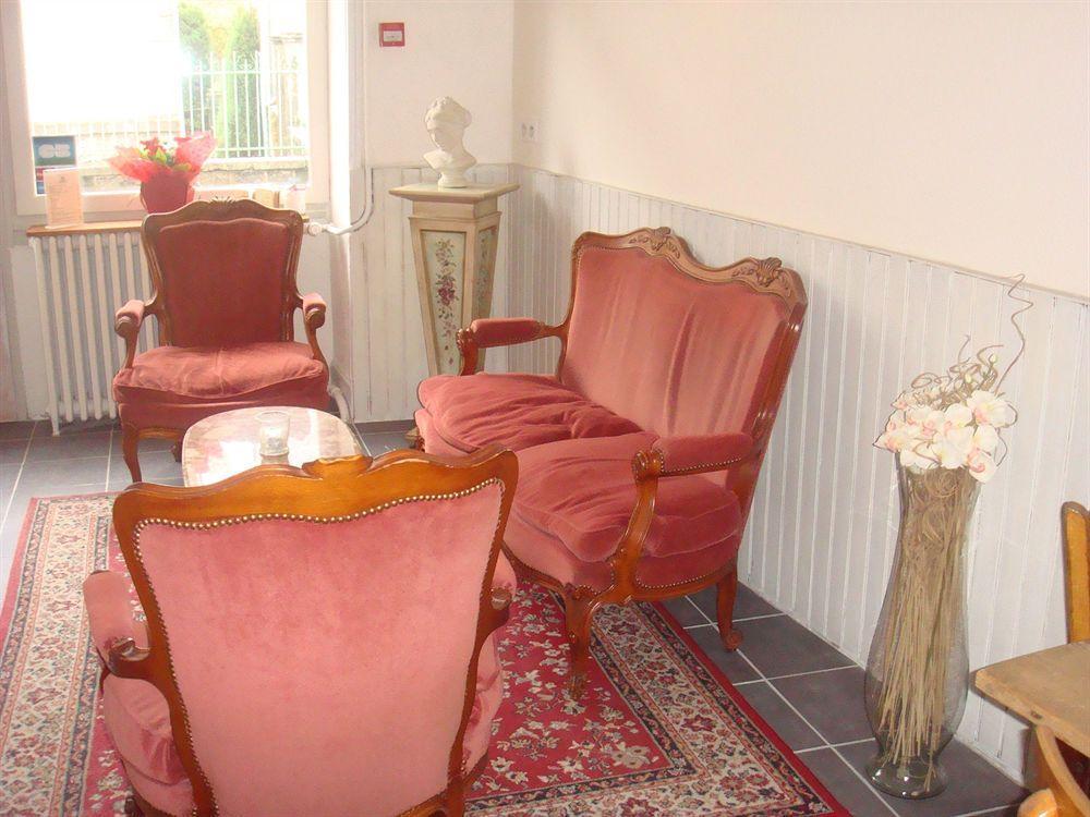 Hotel De La Providence Egliseneuve-d'Entraigues Luaran gambar