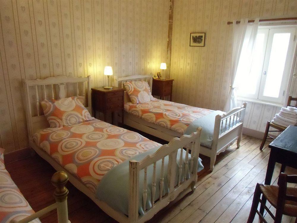 Hotel De La Providence Egliseneuve-d'Entraigues Luaran gambar