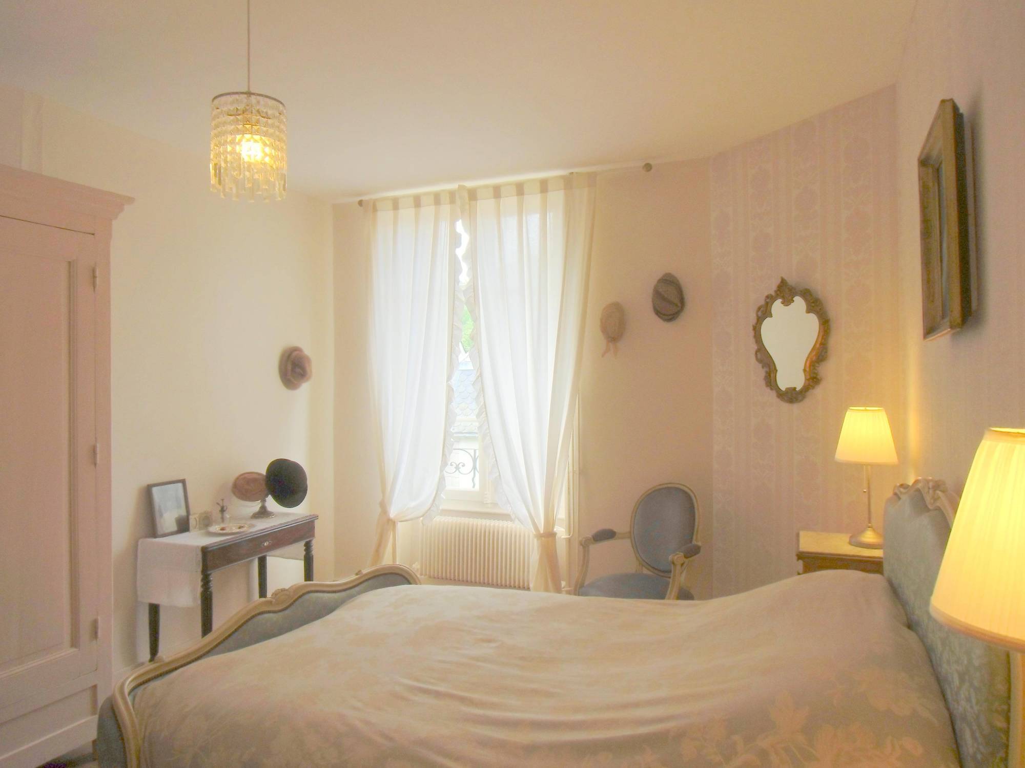 Hotel De La Providence Egliseneuve-d'Entraigues Luaran gambar