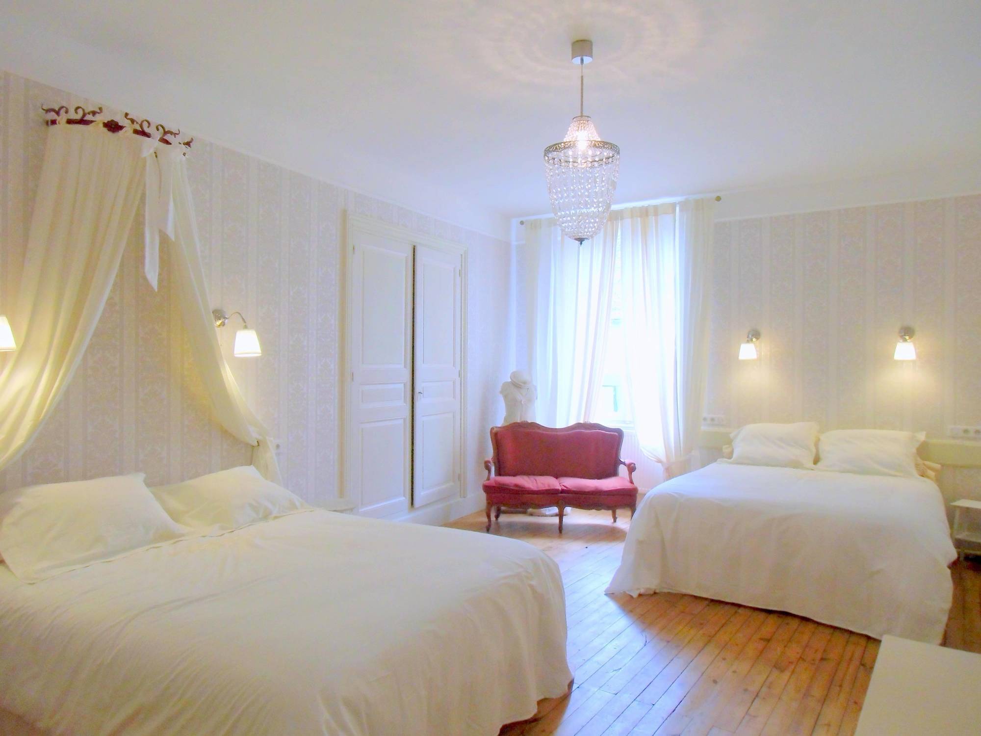 Hotel De La Providence Egliseneuve-d'Entraigues Luaran gambar