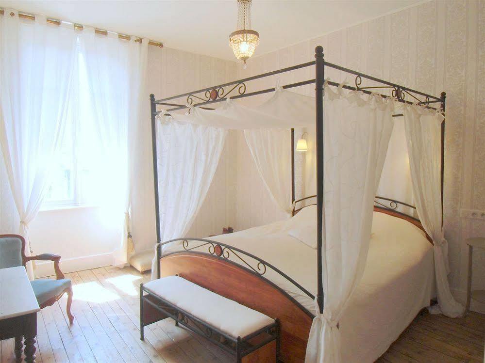 Hotel De La Providence Egliseneuve-d'Entraigues Luaran gambar