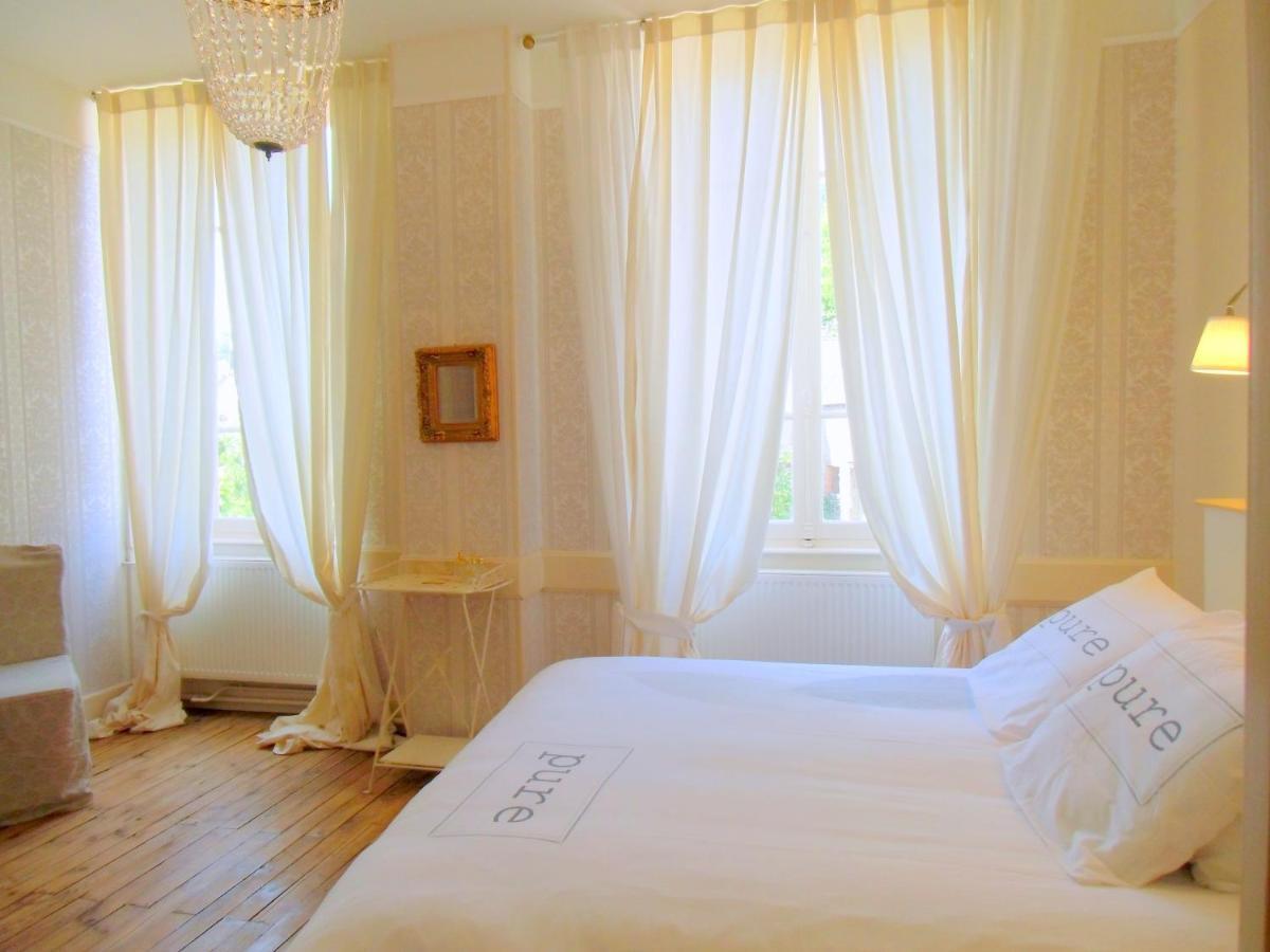 Hotel De La Providence Egliseneuve-d'Entraigues Bilik gambar