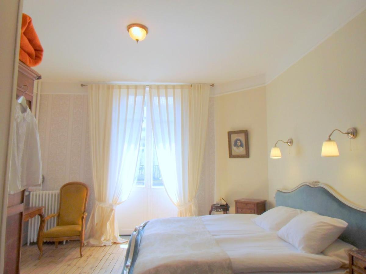 Hotel De La Providence Egliseneuve-d'Entraigues Bilik gambar